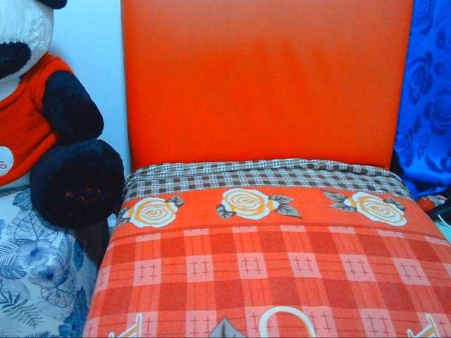 Oddajajo posnetke zaslona mimisexxxa