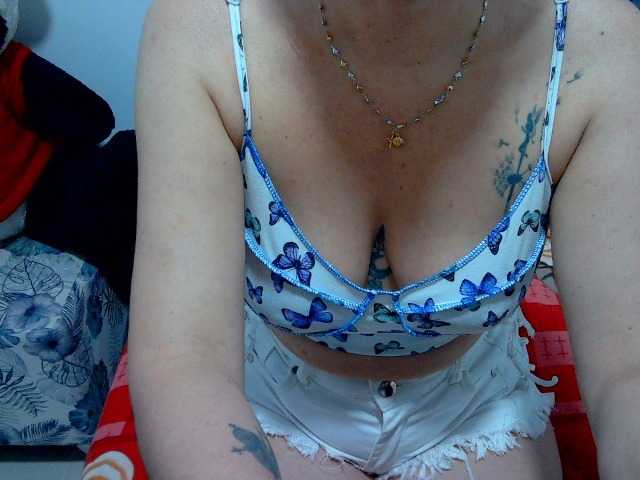 Oddajajo posnetke zaslona mimisexxxa