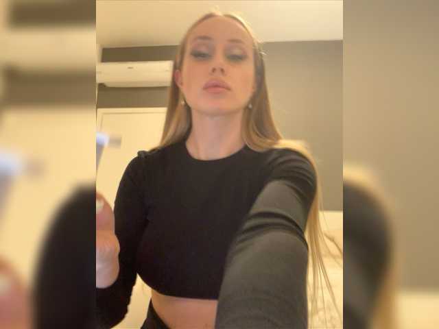 Oddajajo posnetke zaslona misVictoria