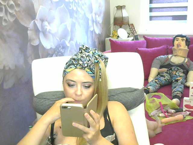 Oddajajo posnetke zaslona missboginya