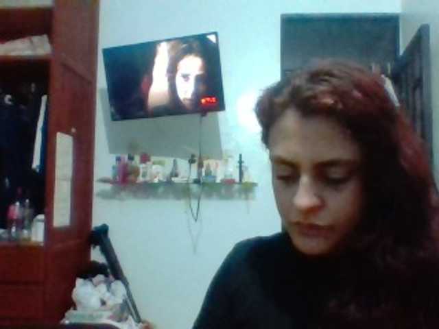 Oddajajo posnetke zaslona ViolettaMorningstar