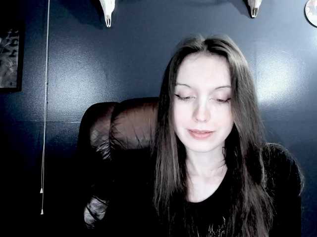 Oddajajo posnetke zaslona MistressDaria