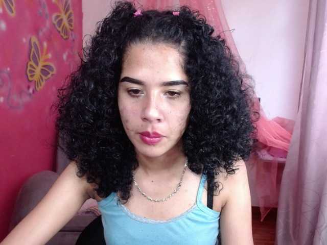 Oddajajo posnetke zaslona MoansMia