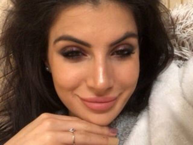 Oddajajo posnetke zaslona _SWEEETY_