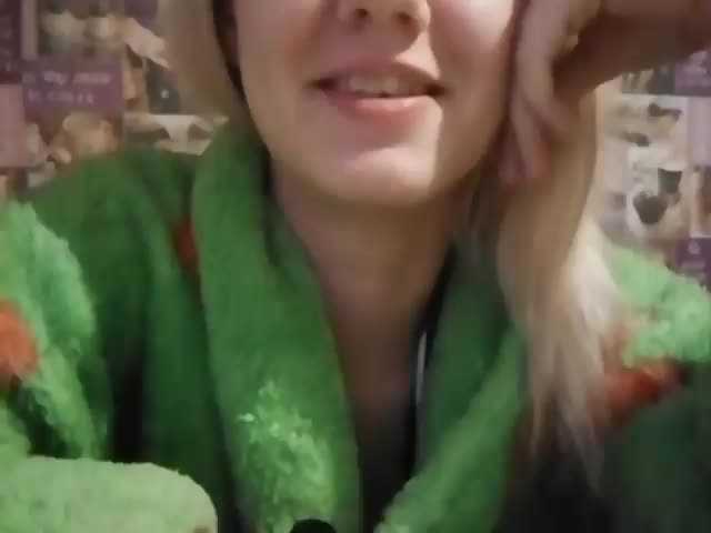 Oddajajo posnetke zaslona MolliTik