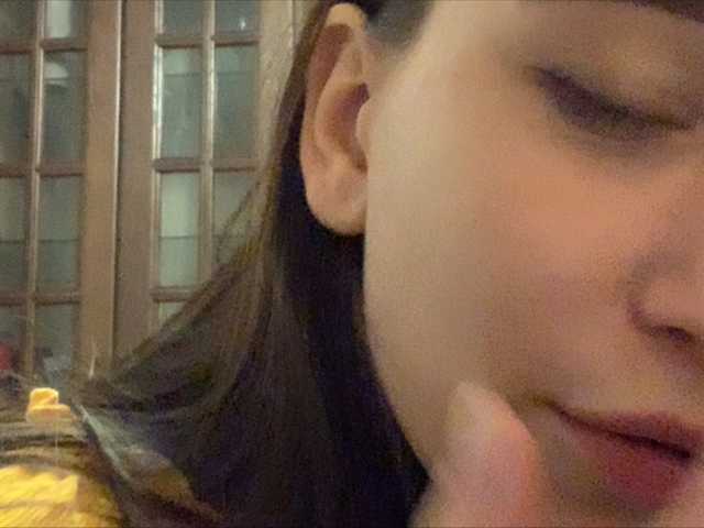 Oddajajo posnetke zaslona MollyLeee