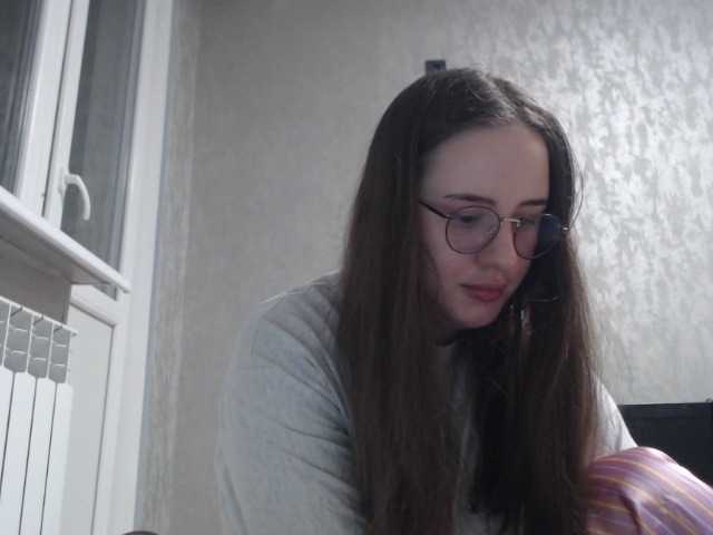 Oddajajo posnetke zaslona Molyboobs