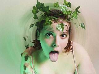 Erotični video klepet MONAOFF