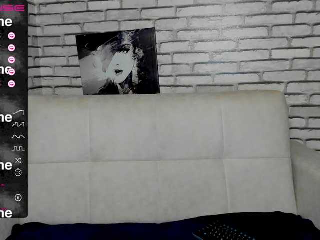 Oddajajo posnetke zaslona MonicaGucci