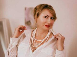 Erotični video klepet MonicaMoor