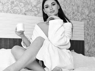 Erotični video klepet Monika-Doll