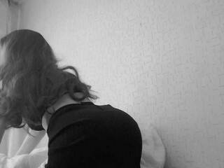 Erotični video klepet MoonMarie