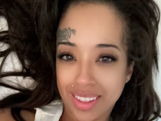 Erotični video klepet Mskinkykitty