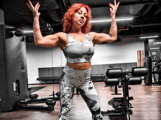 Erotični video klepet MuscularMommy