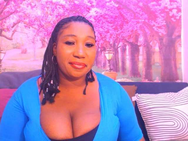 Fotografije mysticeboney #bbw,bigboobs,bigass,lovensepussy.ebonyqueen..100tkns