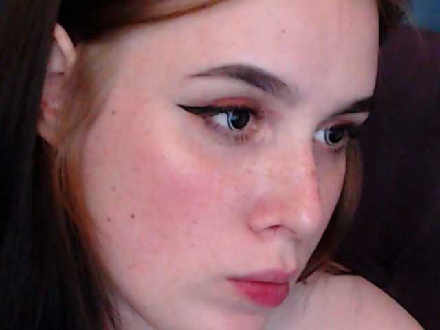 Oddajajo posnetke zaslona NancyMoone