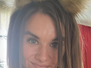 Erotični video klepet Nanny-Lora