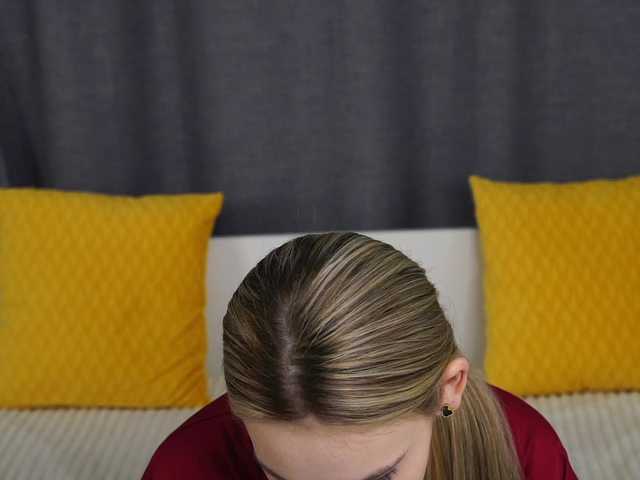 Oddajajo posnetke zaslona NaomiSweetheart