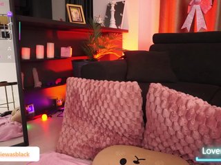 Erotični video klepet NaomyBlackBarbie