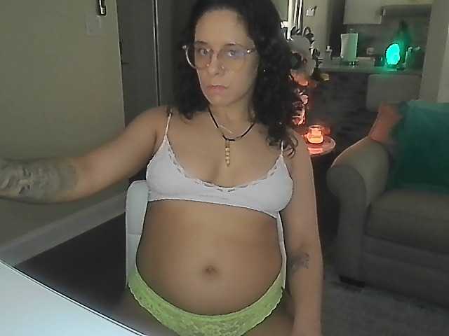 Oddajajo posnetke zaslona NativeAmericanSeductress