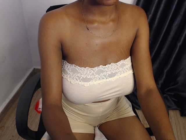 Oddajajo posnetke zaslona Naughty-zoe