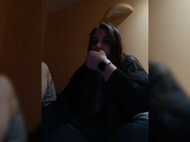 Oddajajo posnetke zaslona NaughtyAfina