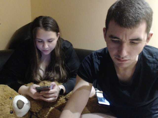 Oddajajo posnetke zaslona NaughtyAfina