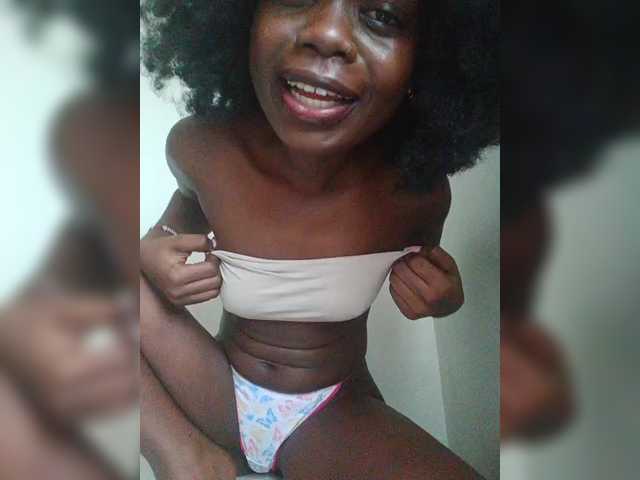Oddajajo posnetke zaslona NaughtyCherie