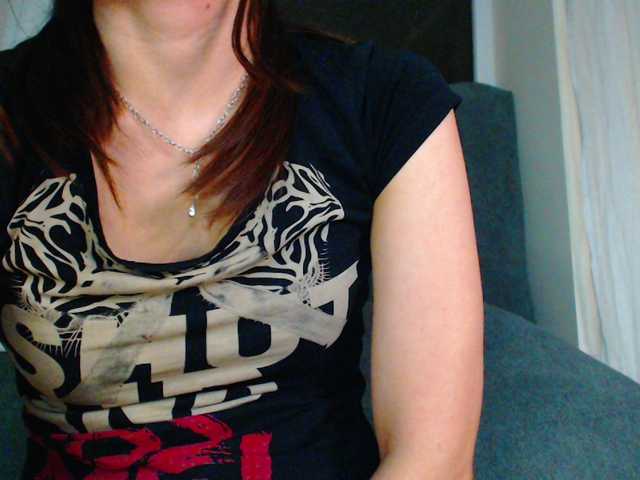 Oddajajo posnetke zaslona NaughtyHotty