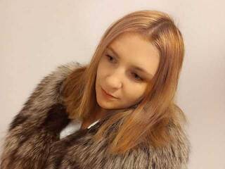 Erotični video klepet NellaHeart