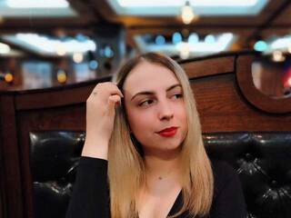 Erotični video klepet NelleVanile