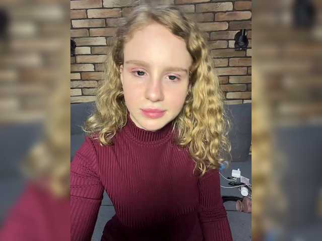 Oddajajo posnetke zaslona DIRTY_BITCH