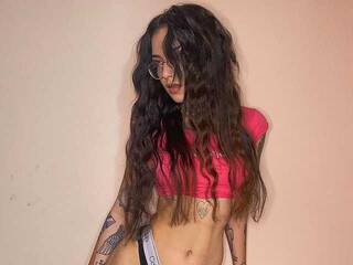 Erotični video klepet NessaBarett1