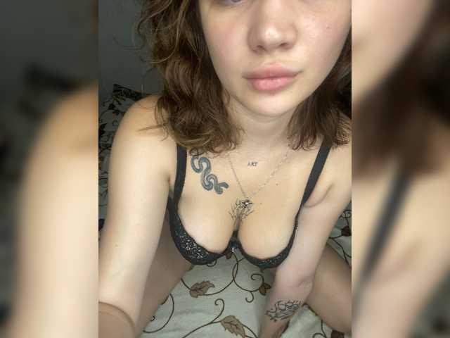 Oddajajo posnetke zaslona Nicole-2
