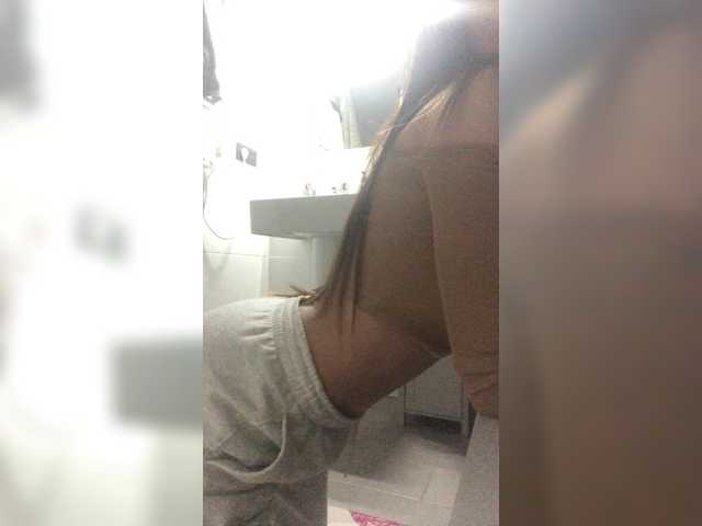 Oddajajo posnetke zaslona nicole21x