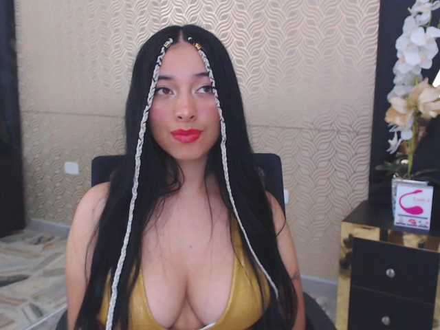 Fotografije NicoleCollema hello guys I'm new I would like to masturbate for you