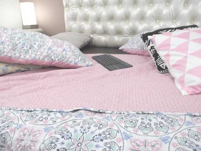 Oddajajo posnetke zaslona Nicoleex