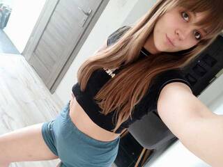 Erotični video klepet NicollKiss