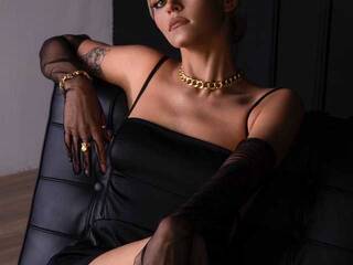 Erotični video klepet NikaChase