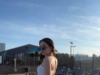 Erotični video klepet NikaFl0wer