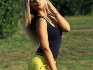 Erotični video klepet nikikikiss