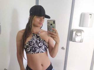 Erotični video klepet NikkiHanson