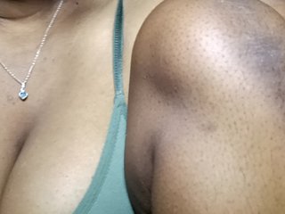 Erotični video klepet Mouminah