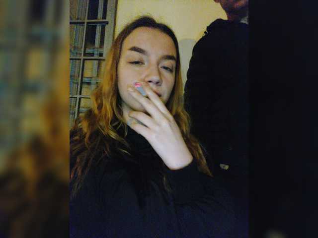 Oddajajo posnetke zaslona Sextwoo