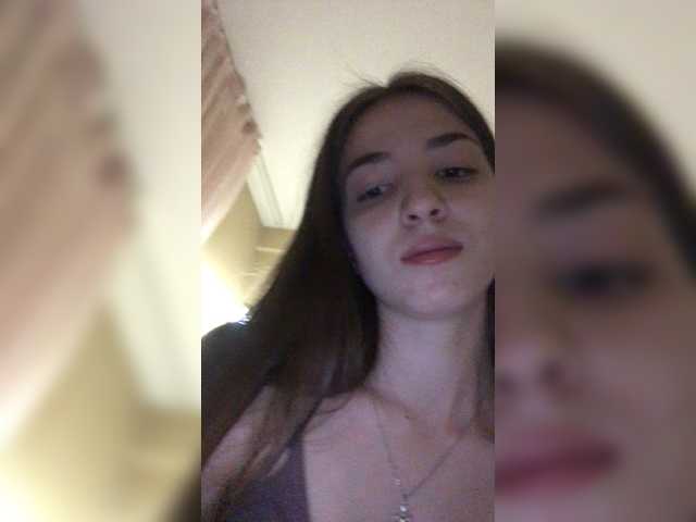 Oddajajo posnetke zaslona Nouraa