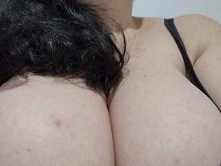 Erotični video klepet Nykyxo