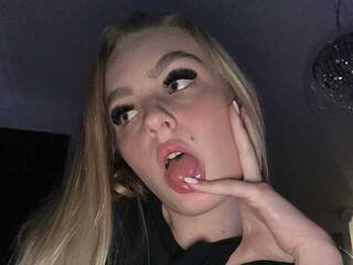 Erotični video klepet OliviaKisss