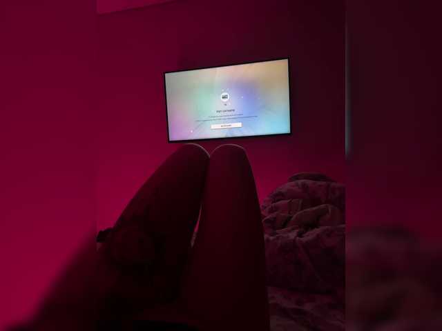 Oddajajo posnetke zaslona TheonlyoneBoyX