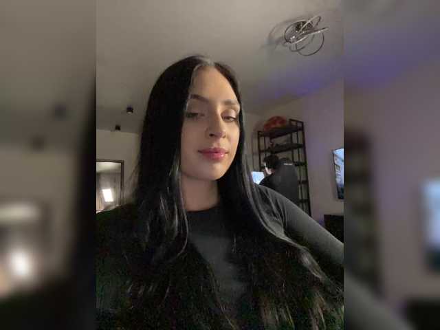 Oddajajo posnetke zaslona PARTYNEXTNEXT