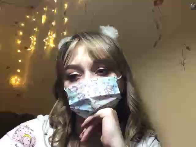 Oddajajo posnetke zaslona PeachyMoon